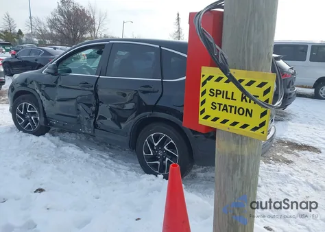 2016 Honda Cr-V Se z USA, uszkodzony, nr VIN 2HKRM4H48GH693391